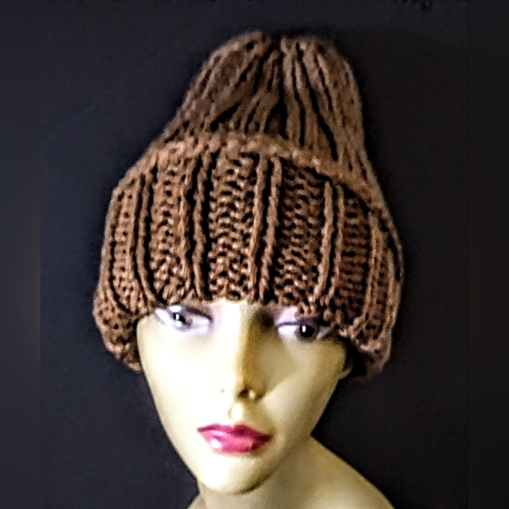 NWT Vibrant Handknitted Beanie With Faux Leather Tag. - Picture 5 of 10